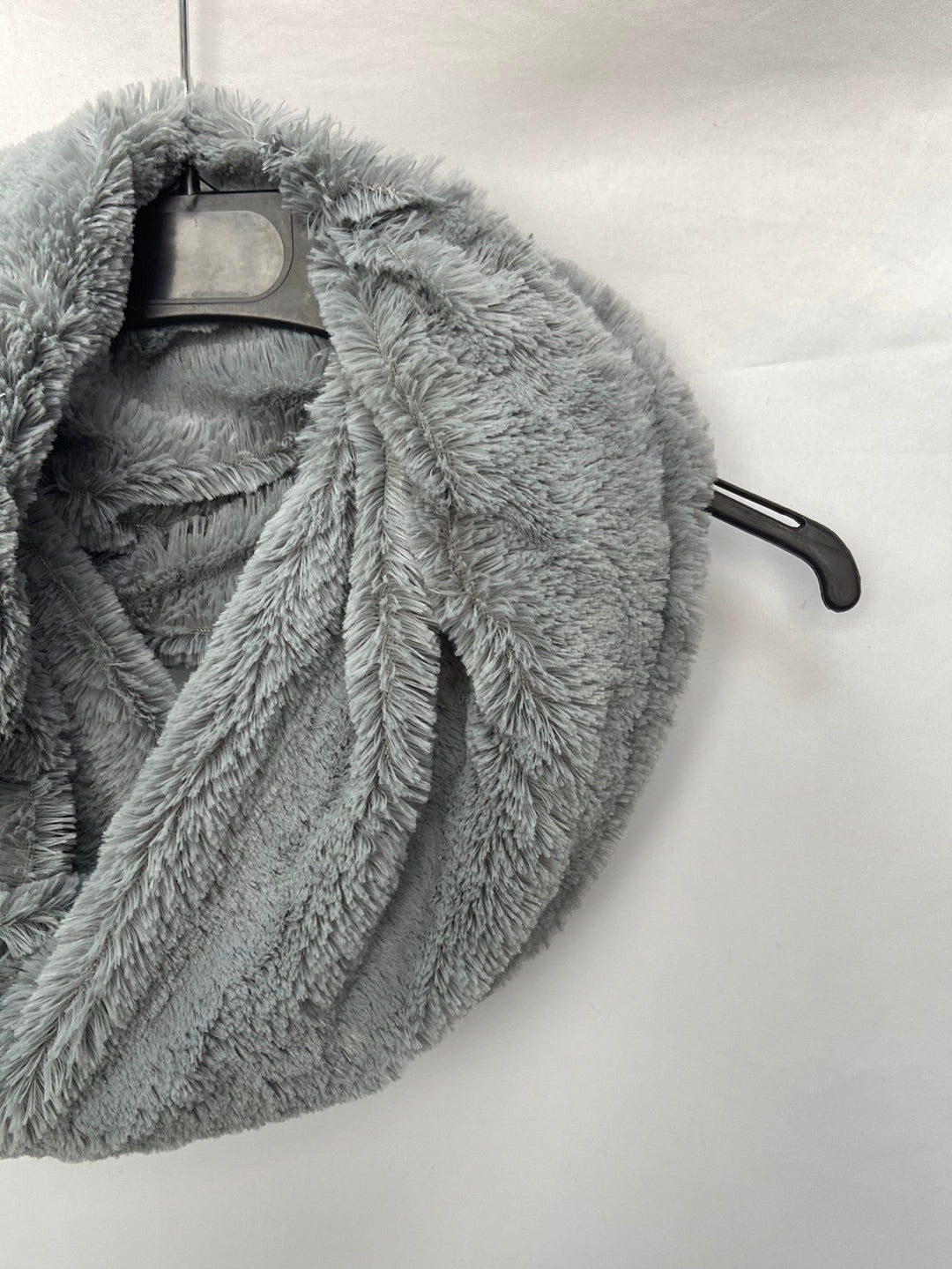 EL CORTE INGLÉS. Pastel blue fur collar