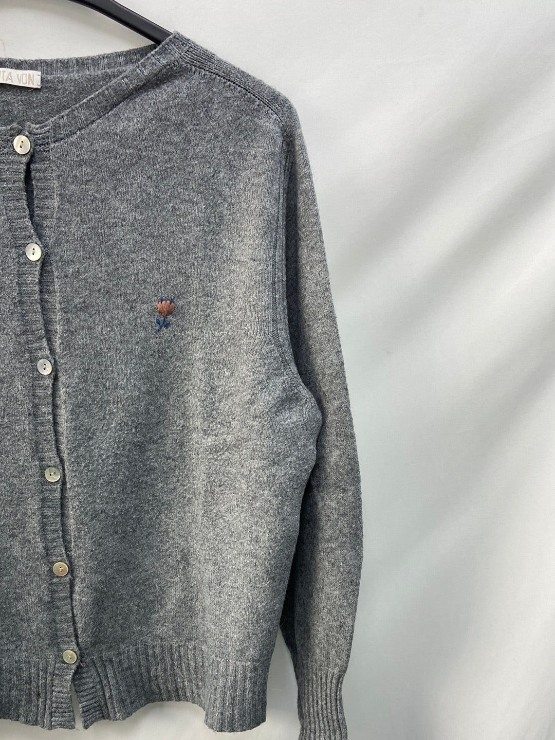 RITAVON. Rebeca gris flor T.u (s)