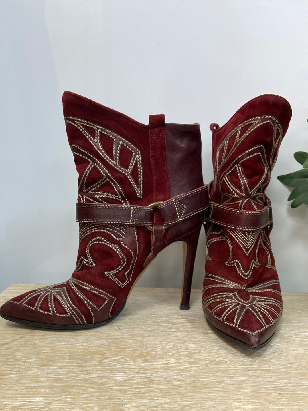 ISABEL MARANT.Botas burdeos bordadas T.39
