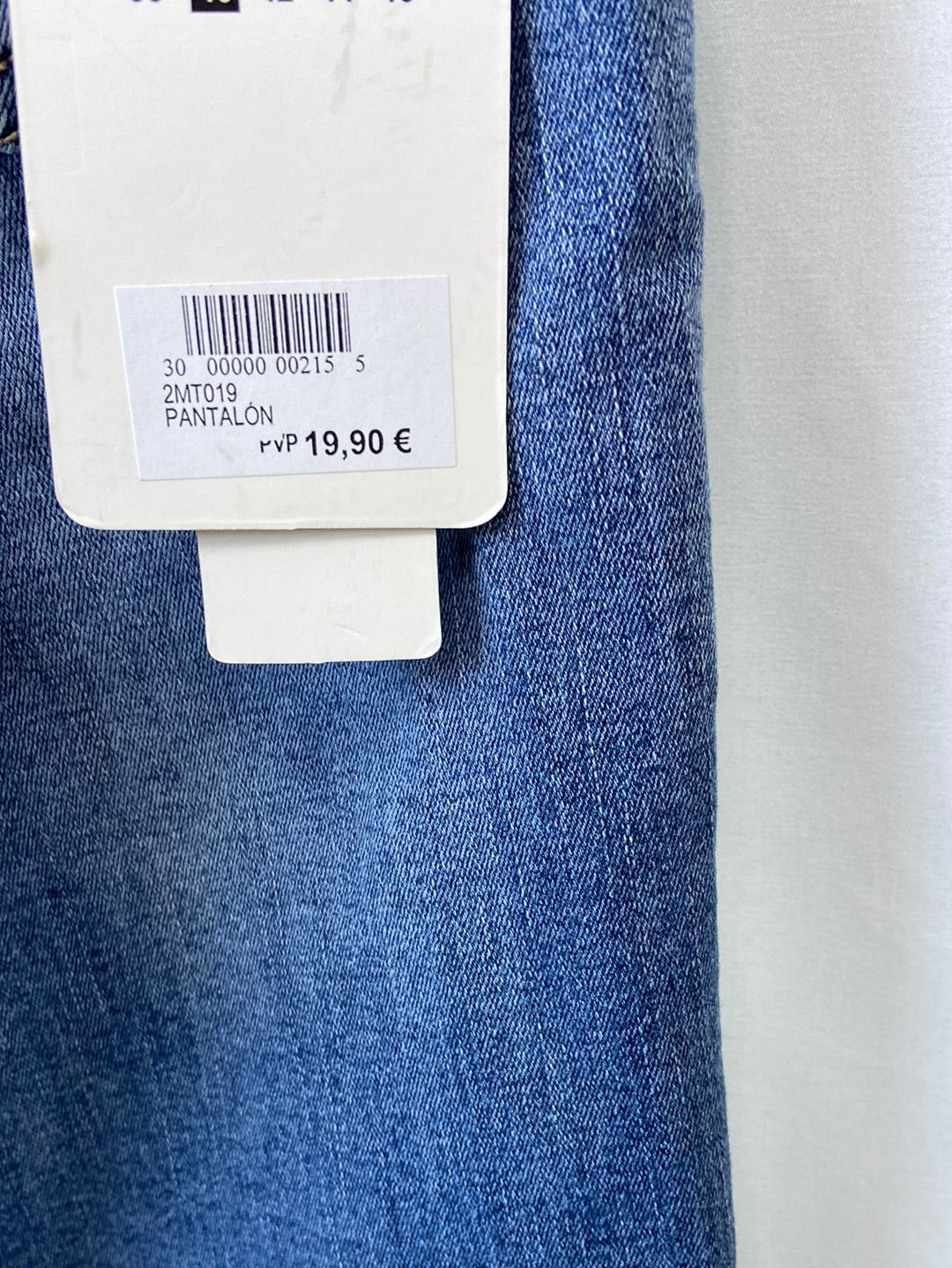 MITI BACI.Vaqueros camapana elásticos T.36 (XS/S)