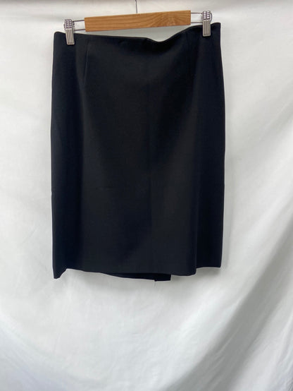 OTRAS.Falda negra cruzada T.40
