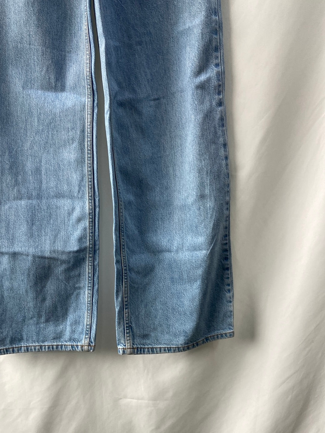 MANGO.Pantalones vaqueros anchos T.34