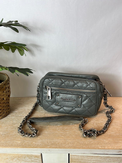 BIMBA Y LOLA. Bolso pequeño cadena.