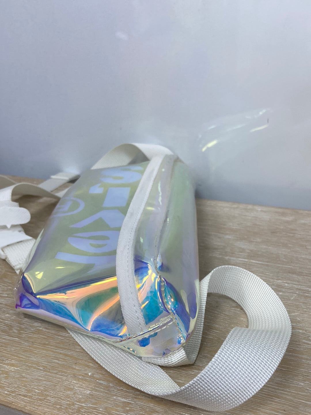 LEVI’s.Riñonera iridiscente