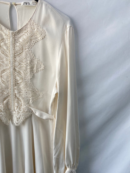 ZARA. Vestido corto blanco encaje  T.s