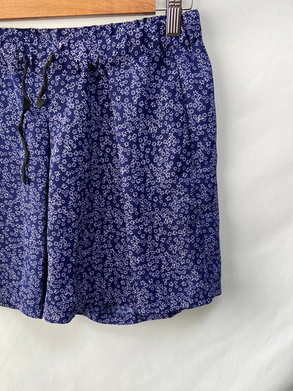 STRADIVARIUS. Shorts flores T. S