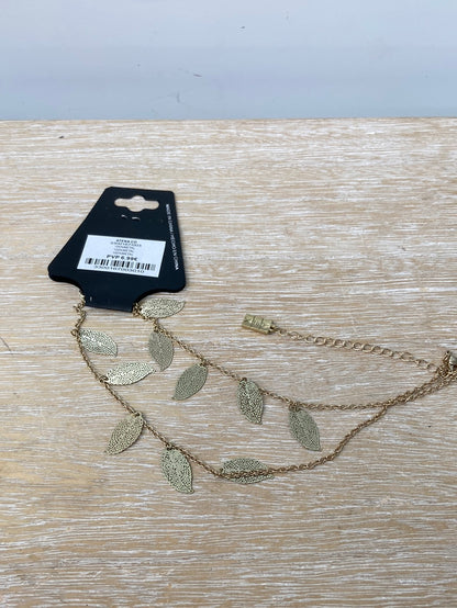 MISAKO.Collar dorado hojas