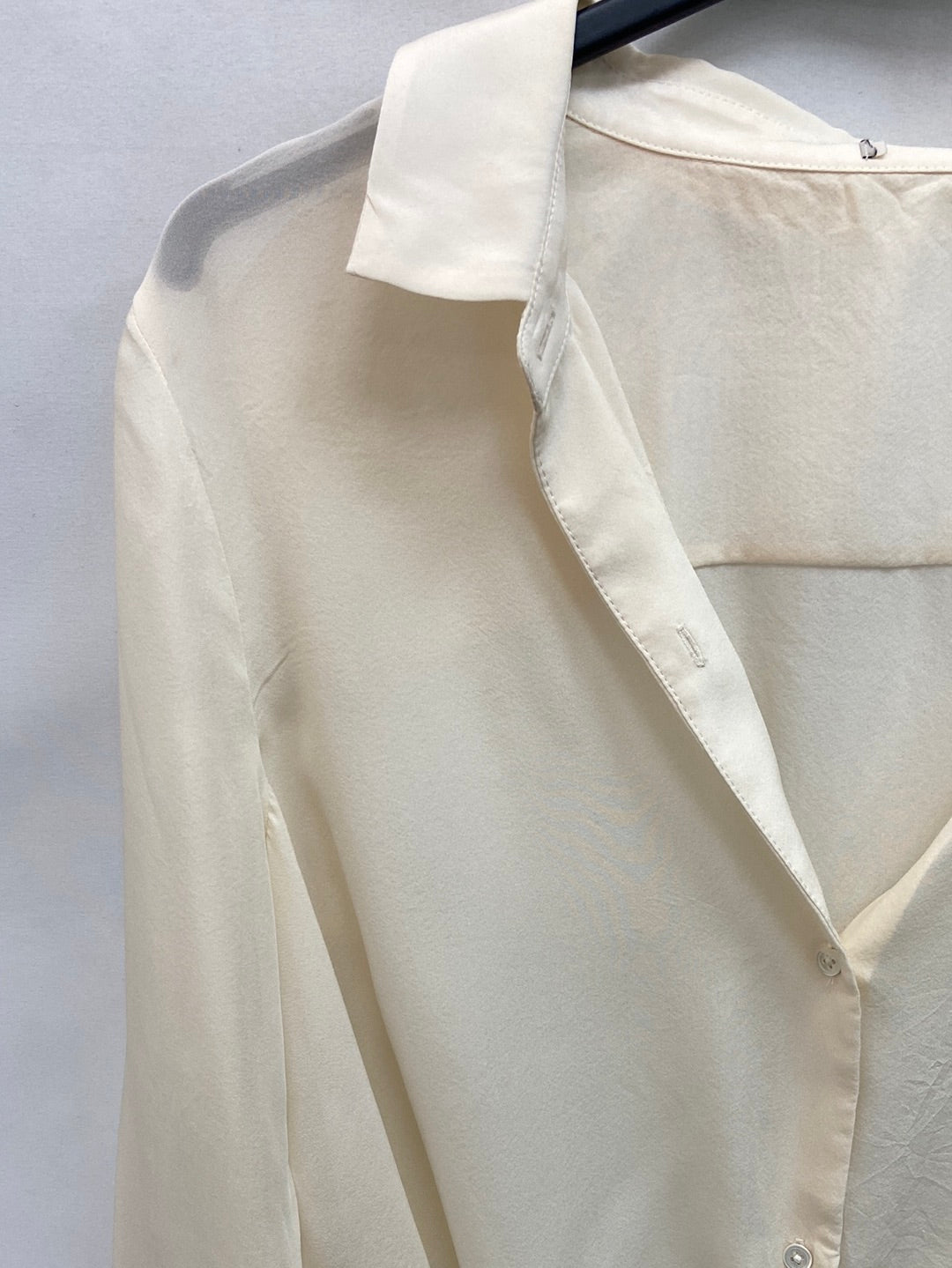 OTRA.Blusa beige cruzada T.s/m