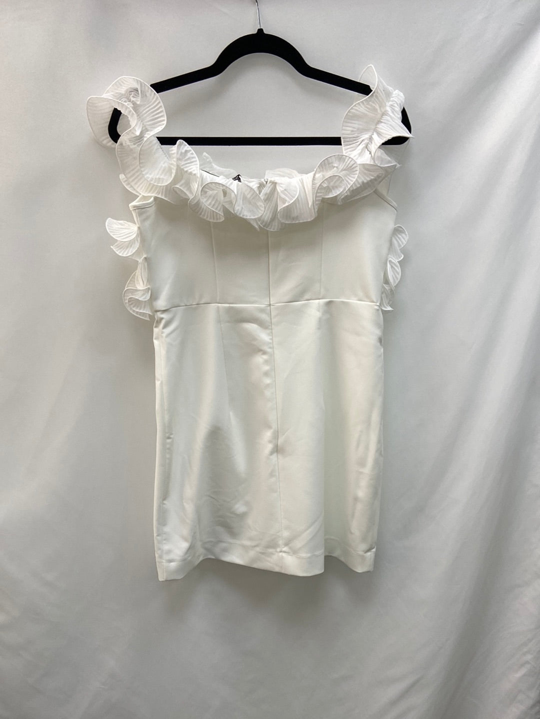 ZARA. Short dress with ruffled neckline TL