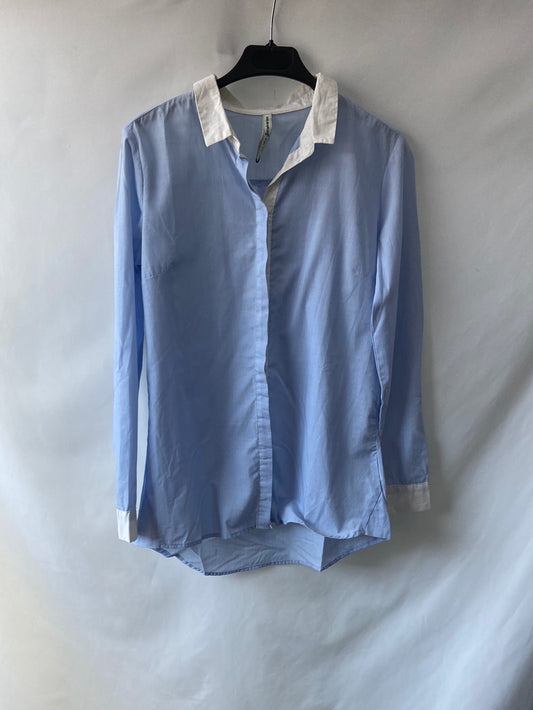 STRADIVARIUS.Camisa azul T.m