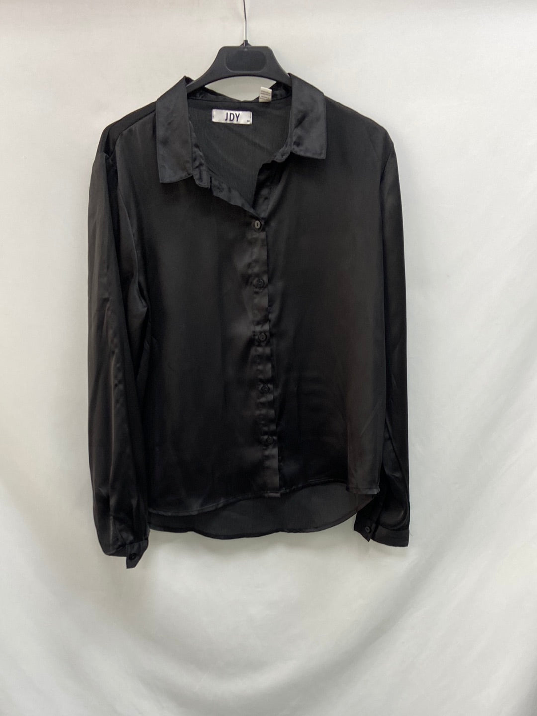 JDY.Camiseta negra satinada T.38