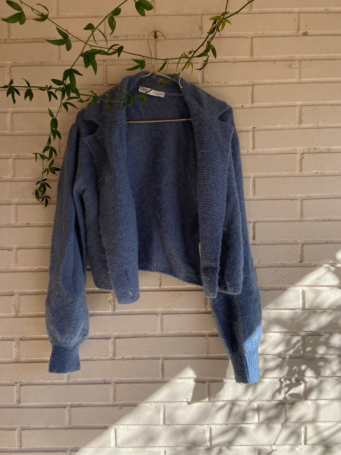 ZARA. Cárdigan cruzado azul T.m (tara)