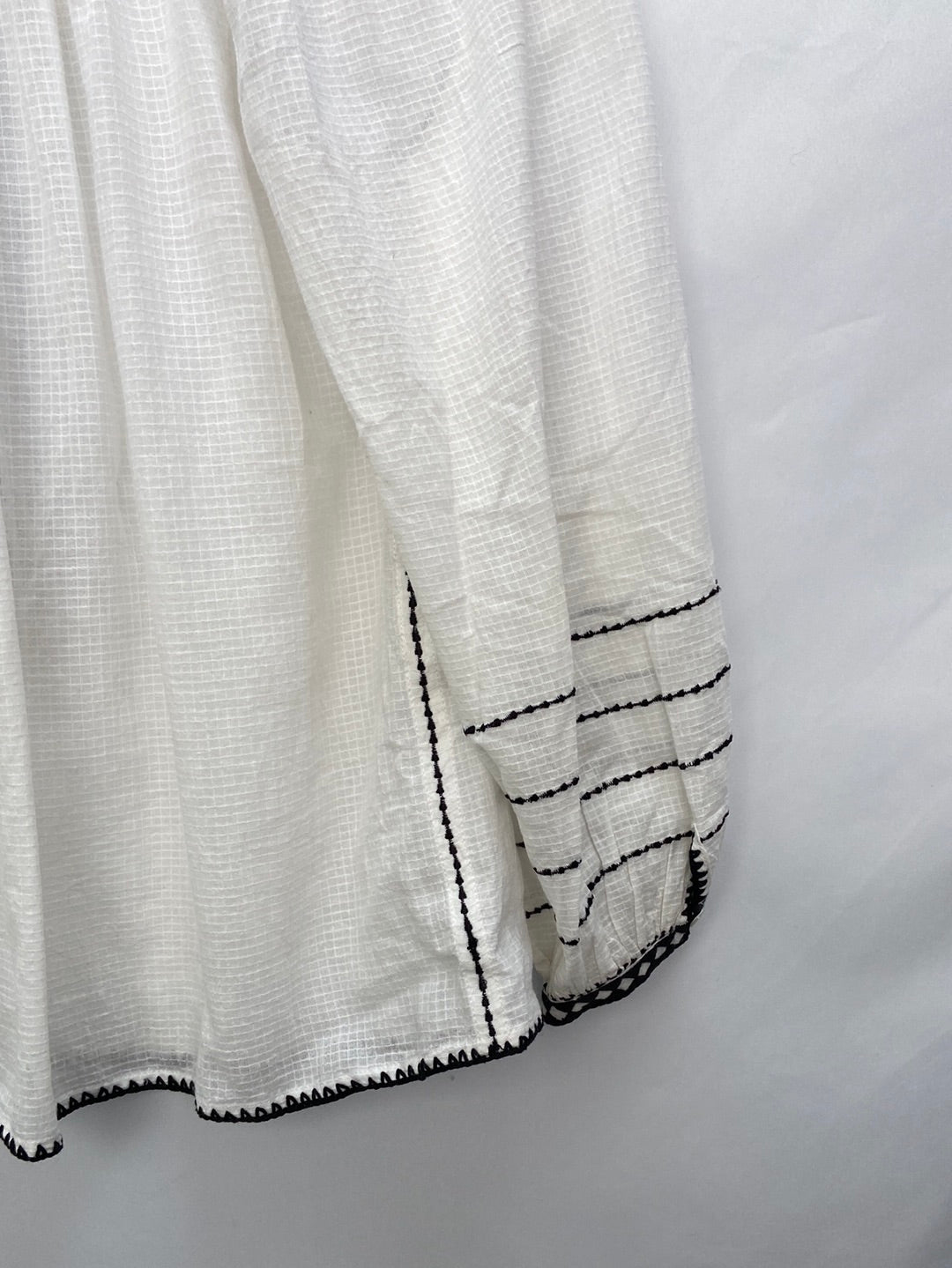 MASSCOB.Blusa textura bordada algodón T.xs