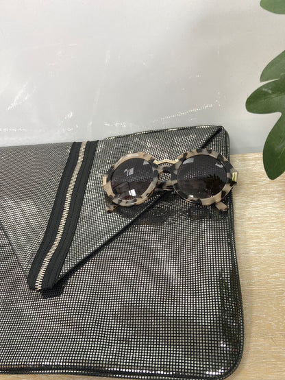 LEFTIES.Cartera de mano grande plateada