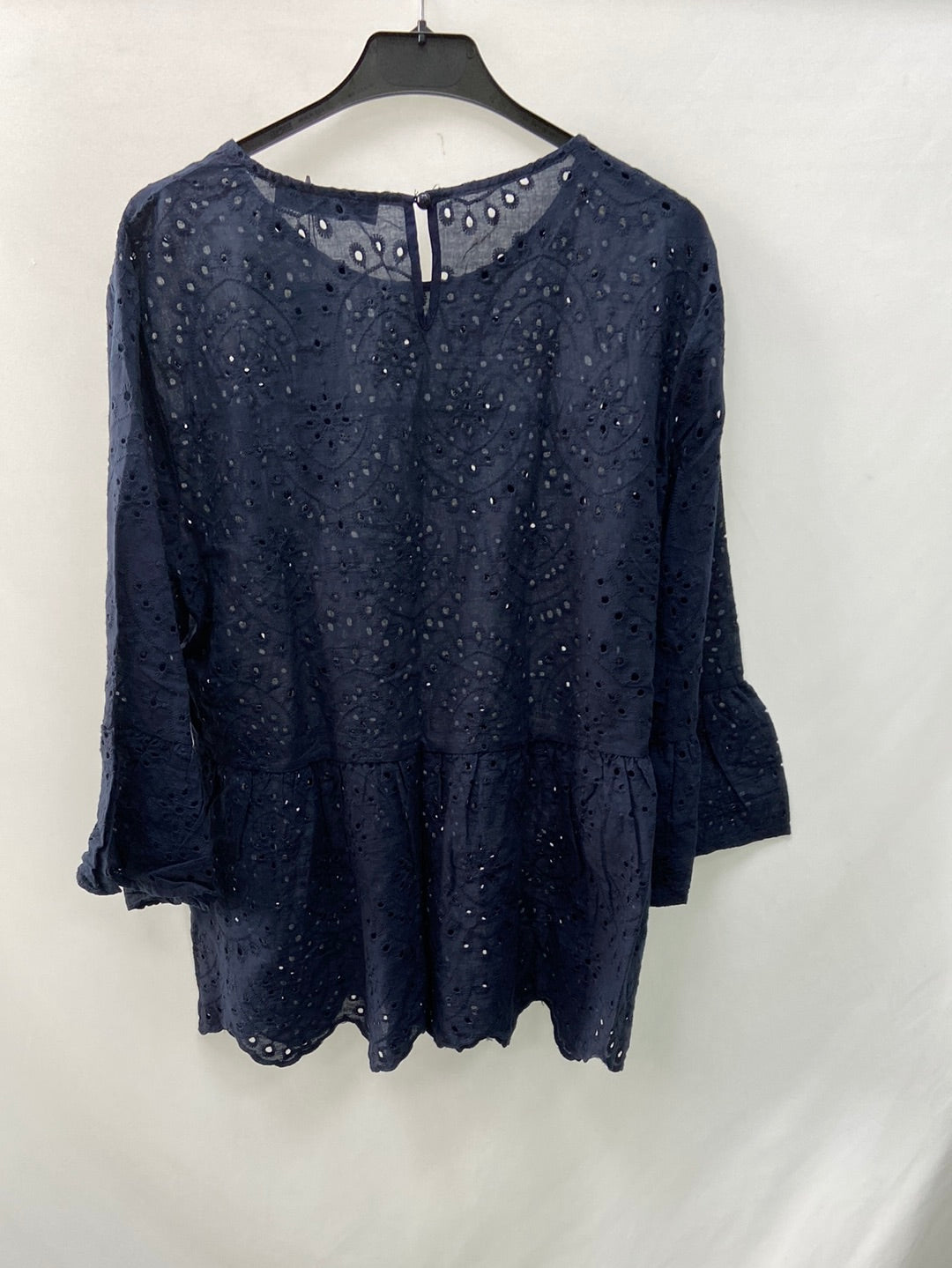 CELMIA.Blusa azul troquelada T.2XL
