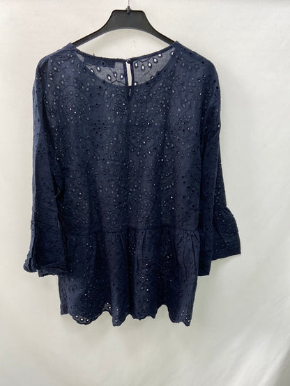 CELMIA.Blusa azul troquelada T.2XL