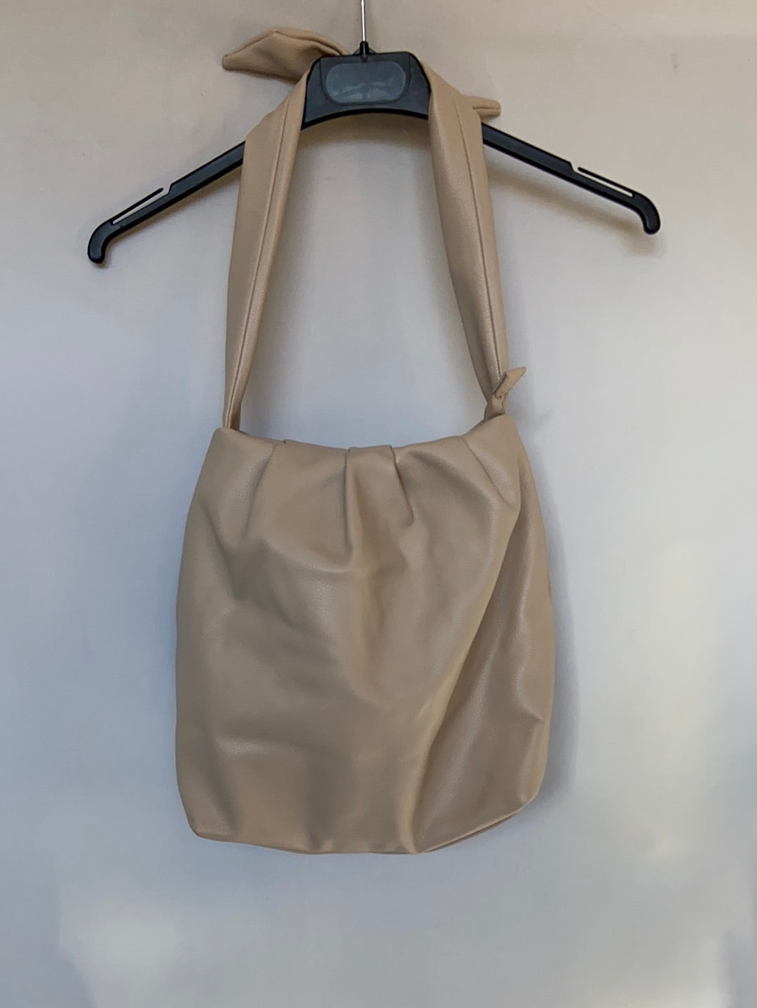 ZARA. Beige faux leather bag (medium)