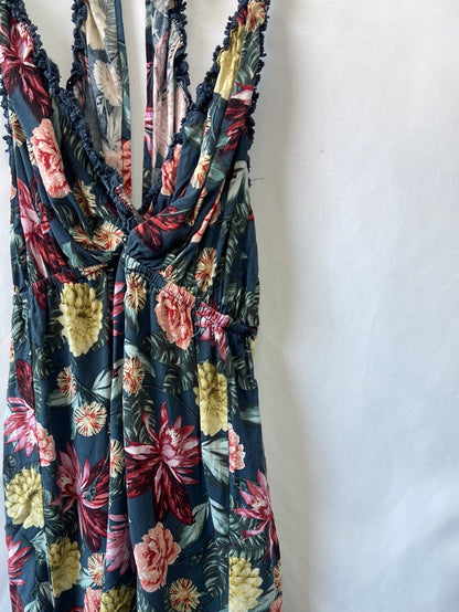 PULL&amp;BEAR. Short floral jumpsuit TM(s)