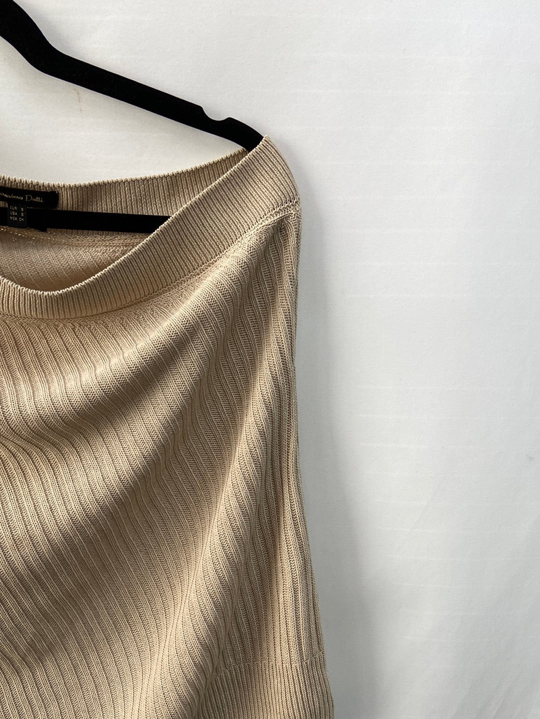 MASSIMO DUTTI. Asymmetrical beige top/sweater. T.S.