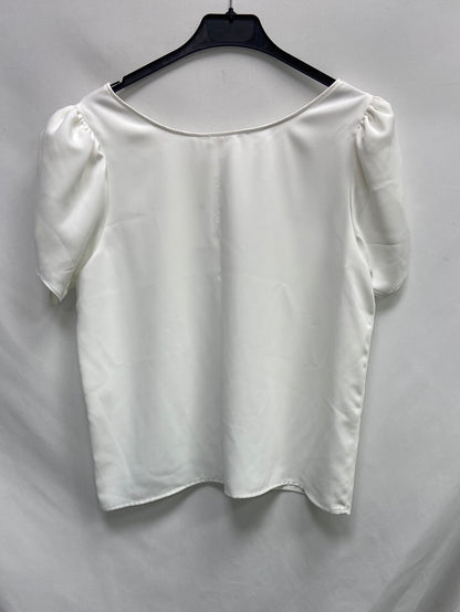 WHITE&amp;ONE. White short-sleeved blouse S.38 (Tara)
