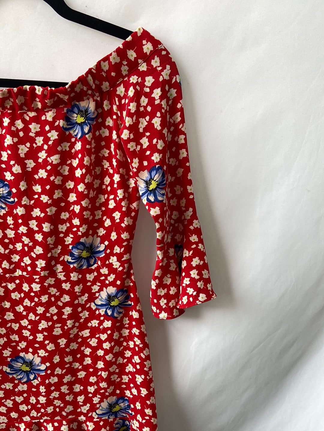 TOPSHOP.Vestido hombros descubiertos T.34