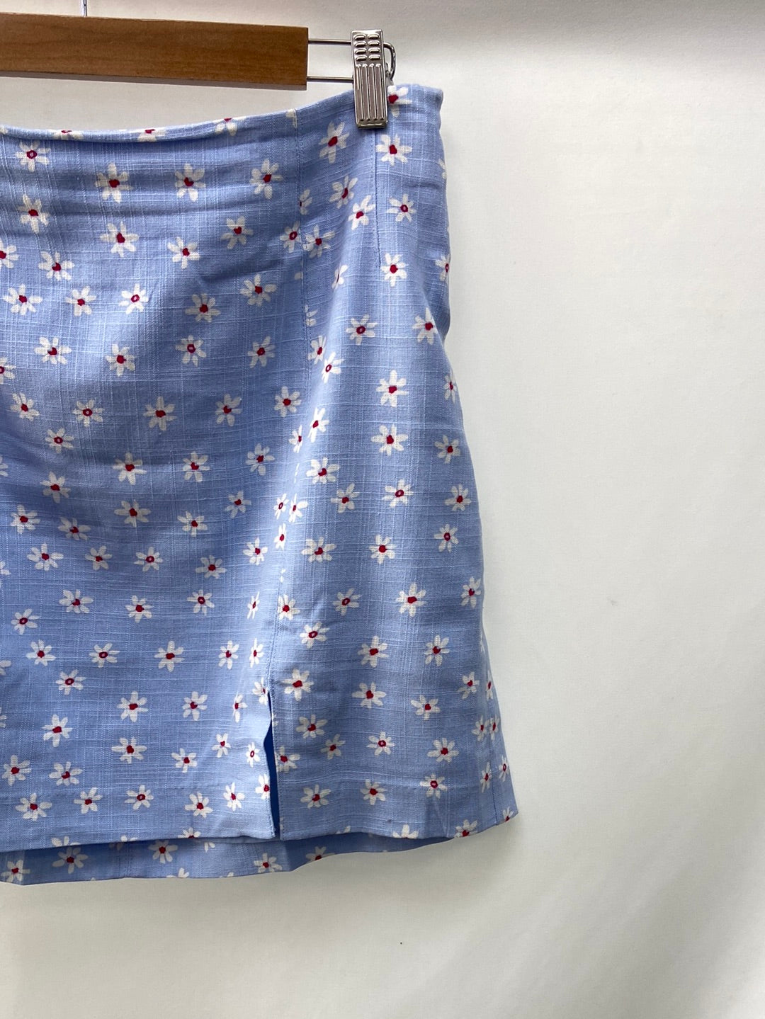 MANGO.Falda corta azul flores T.L