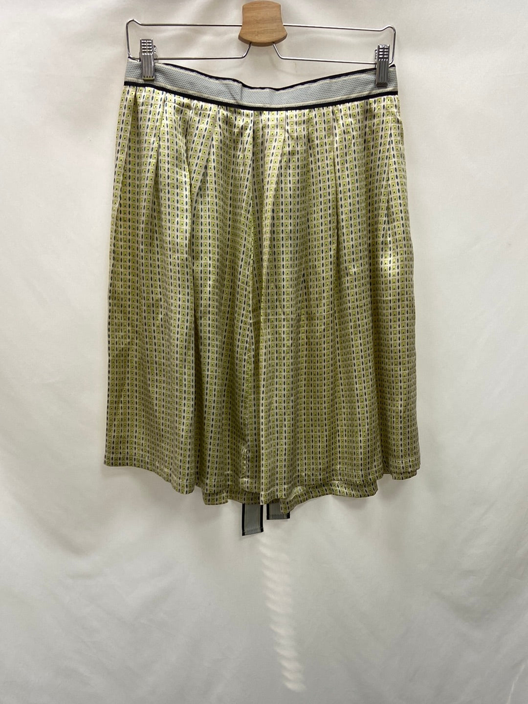 JUST IN CASE. Falda corta de seda estampada T.40