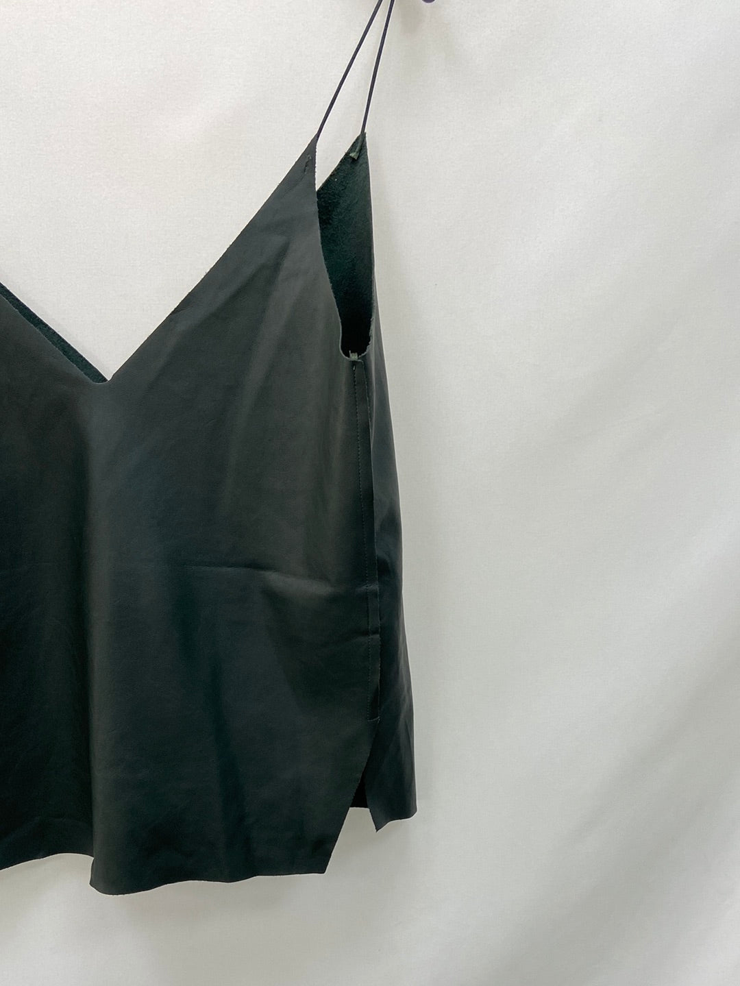 ZARA.Top verde polipiel T.s