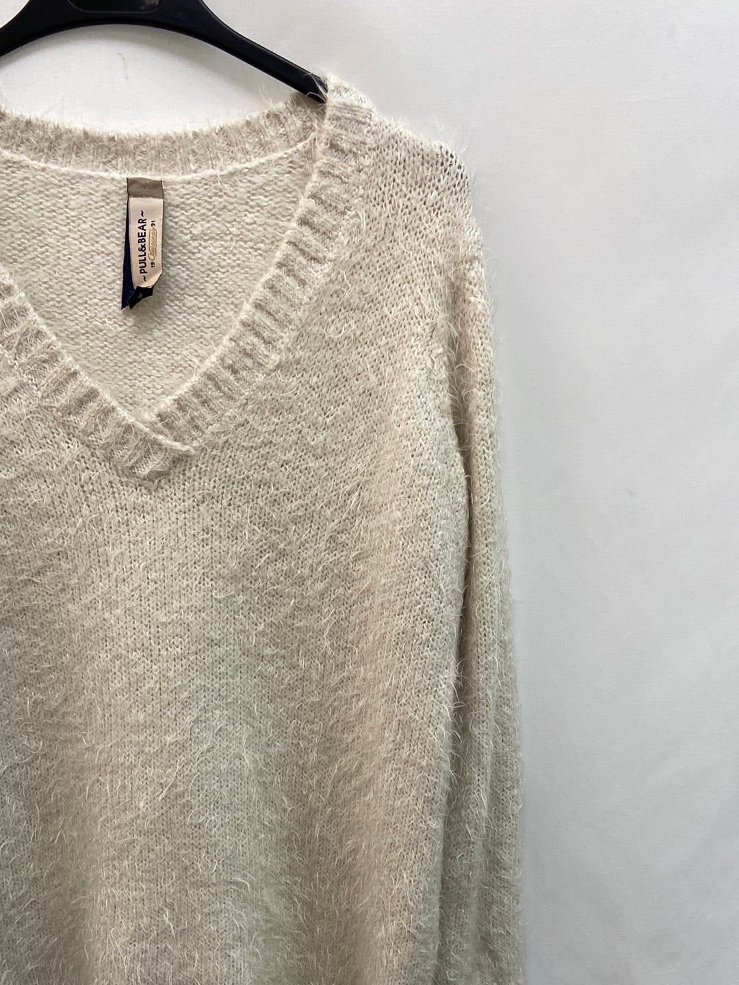 PULL&BEAR. Jersey beige pelito T.S
