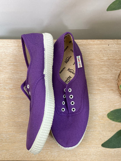VICTORIA. Purple canvas sneakers size 38