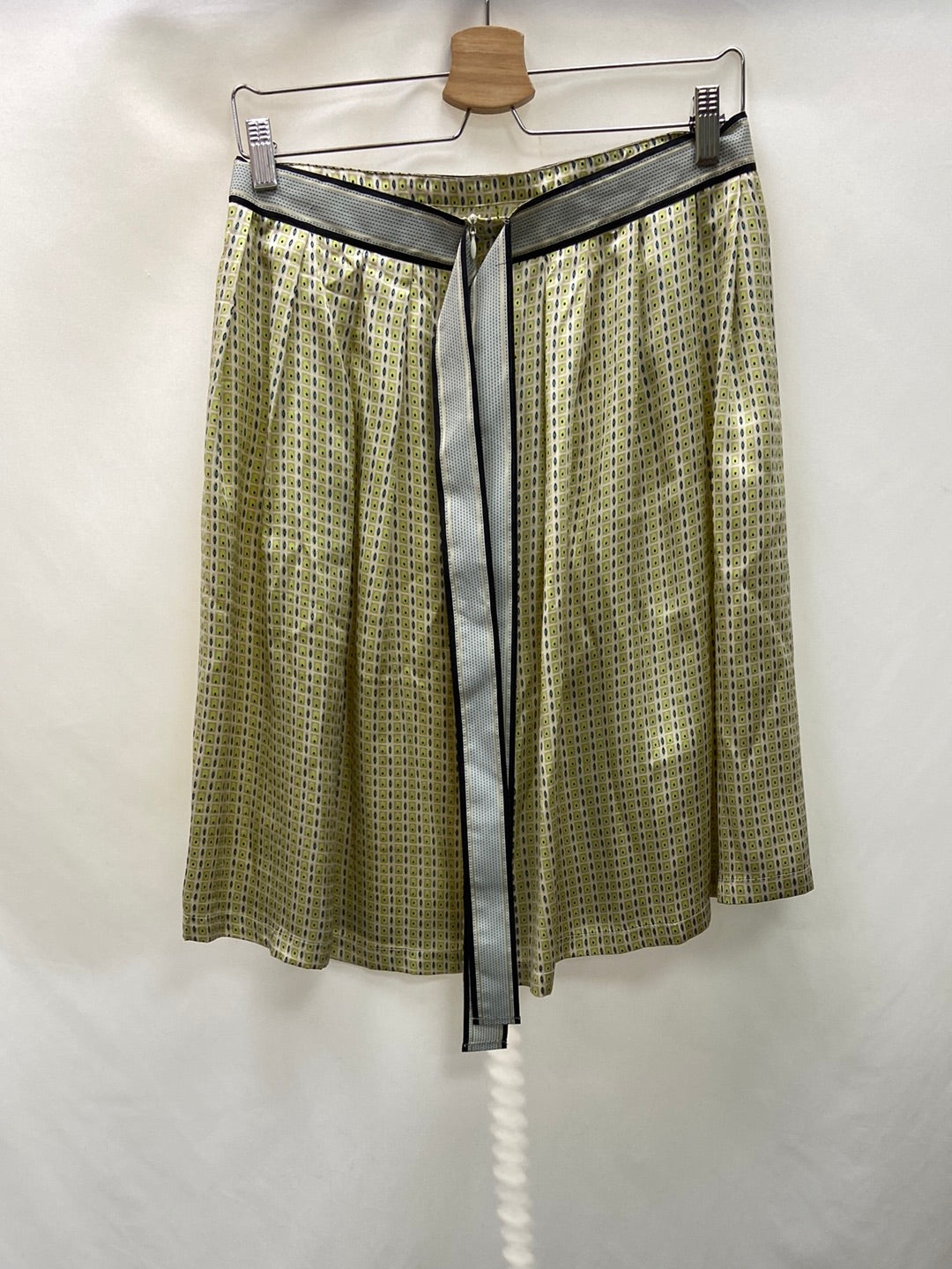 JUST IN CASE. Falda corta de seda estampada T.40