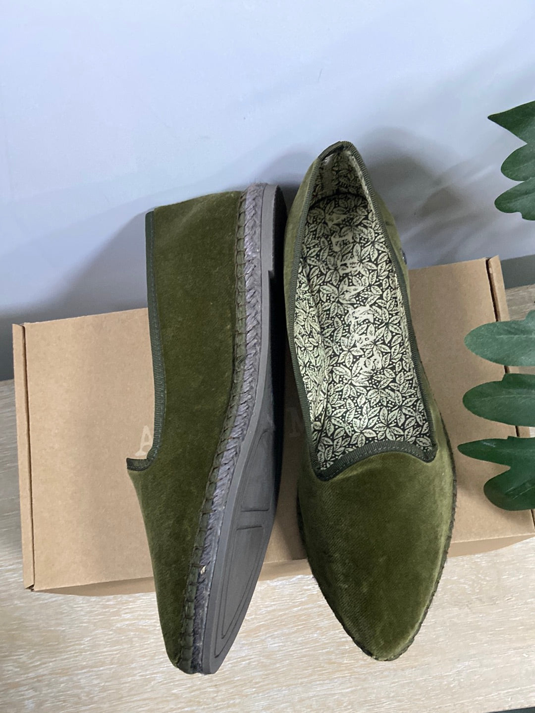 ALHAMAS.Venecianas terciopelo verde pistacho T.39