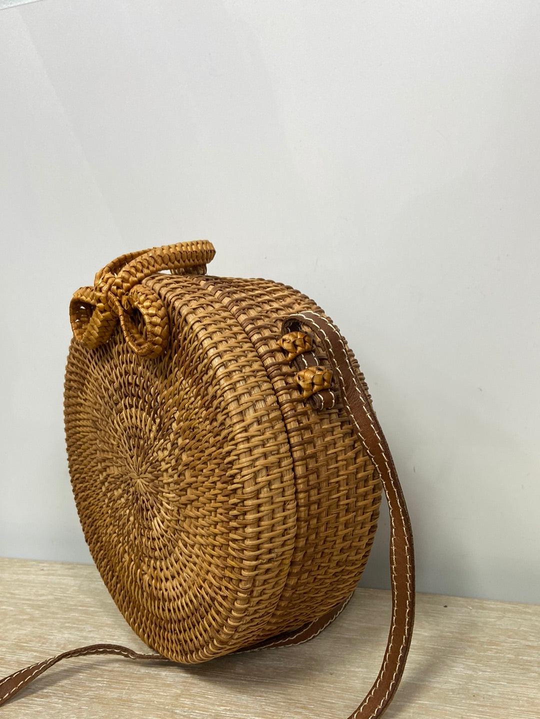 OTHERS. beige raffia bag