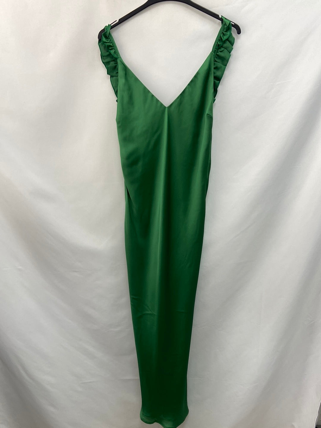 BY CLÉA.Vestido midi verde satinado (38,40)