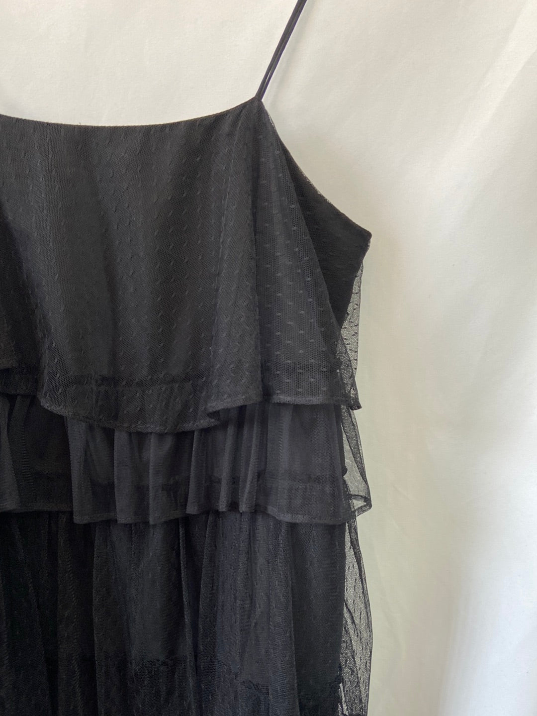 ZARA. Ruffled tulle and lace dress T.xs