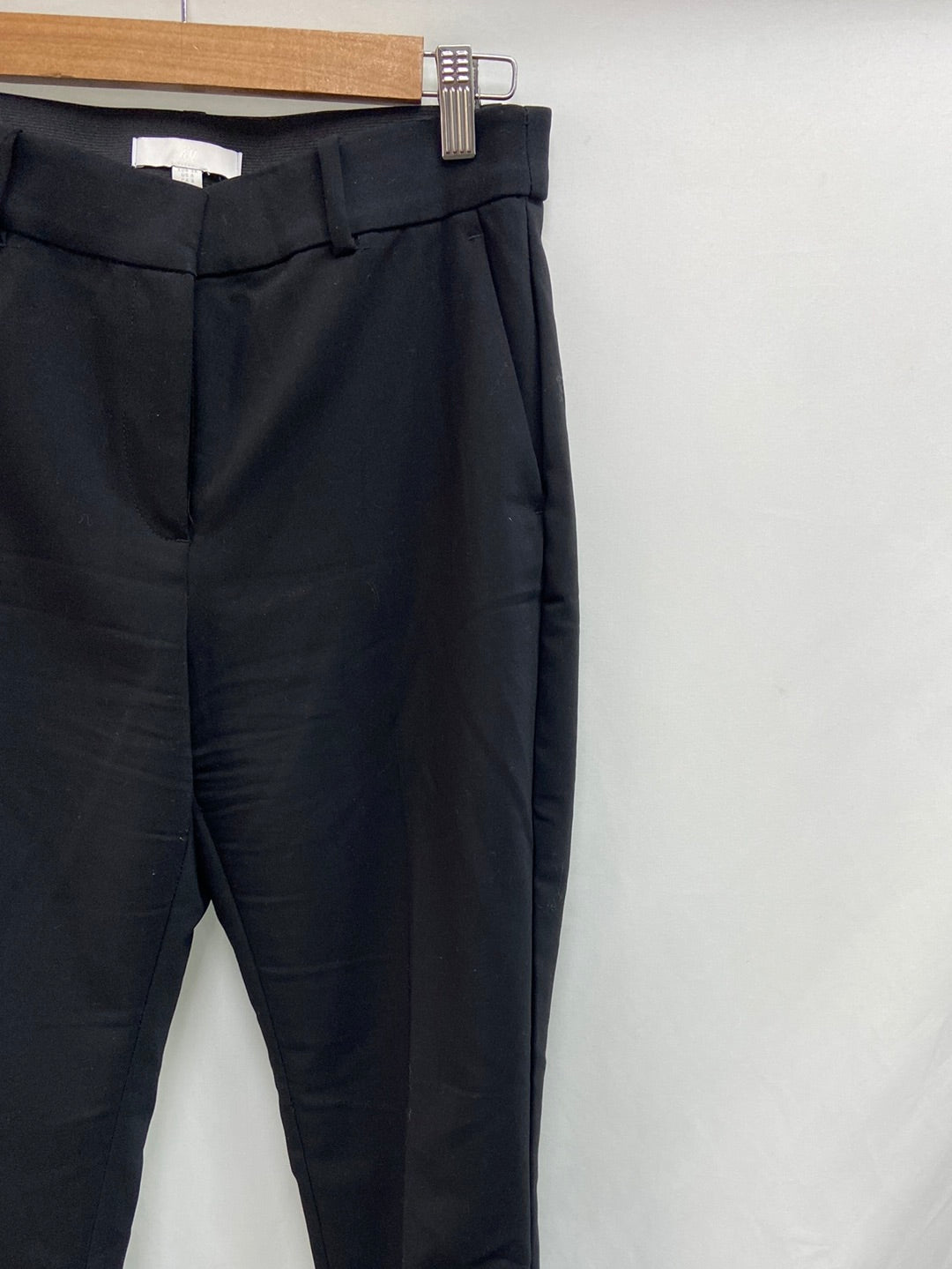 H&amp;M. Basic black stretch pants S.38