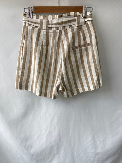 STRADIVARIUS. Shorts beiges rayas T.34