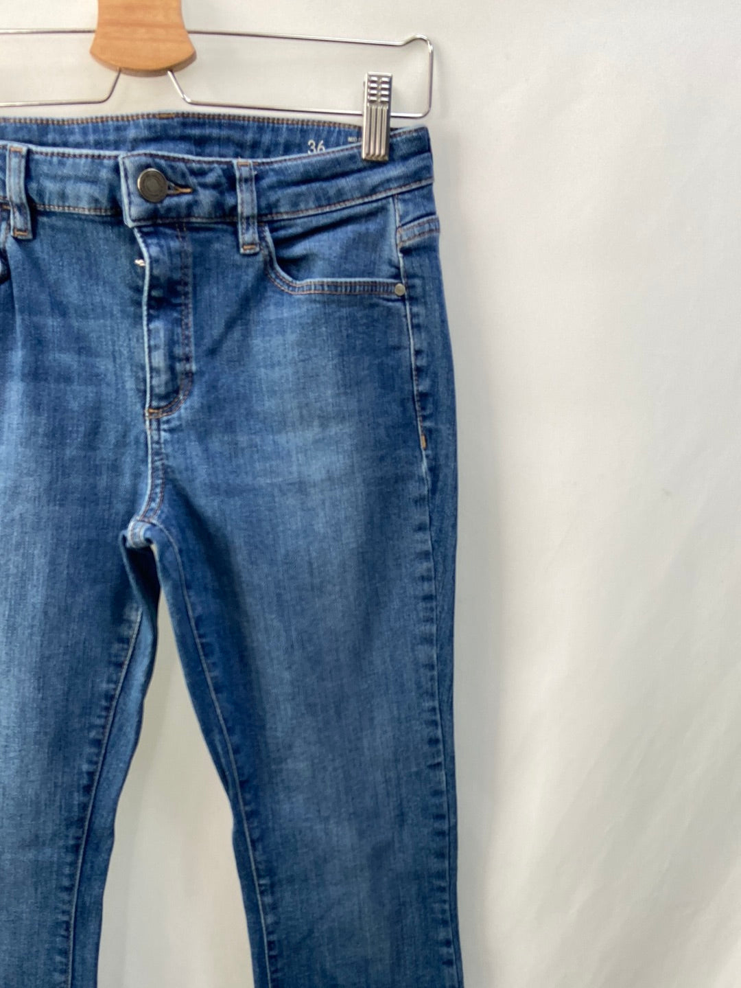 MASSIMO DUTTI.Pantalones vaqueros clásicos T.36