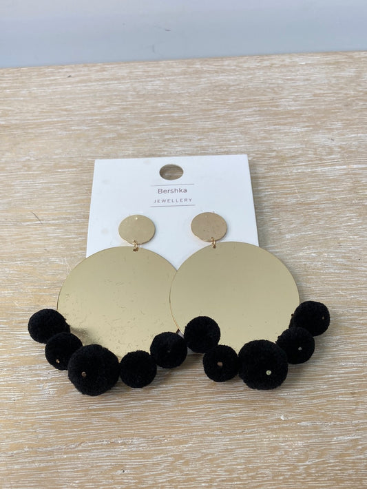 BERSHKA.pendientes circuló borlas