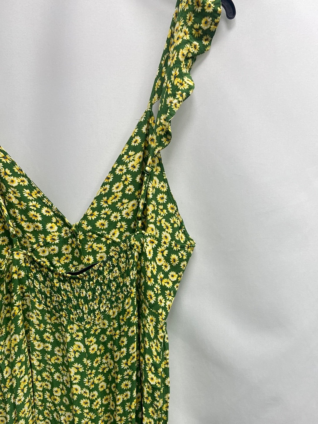 ZARA. Mono verde flores T.l (m/l)