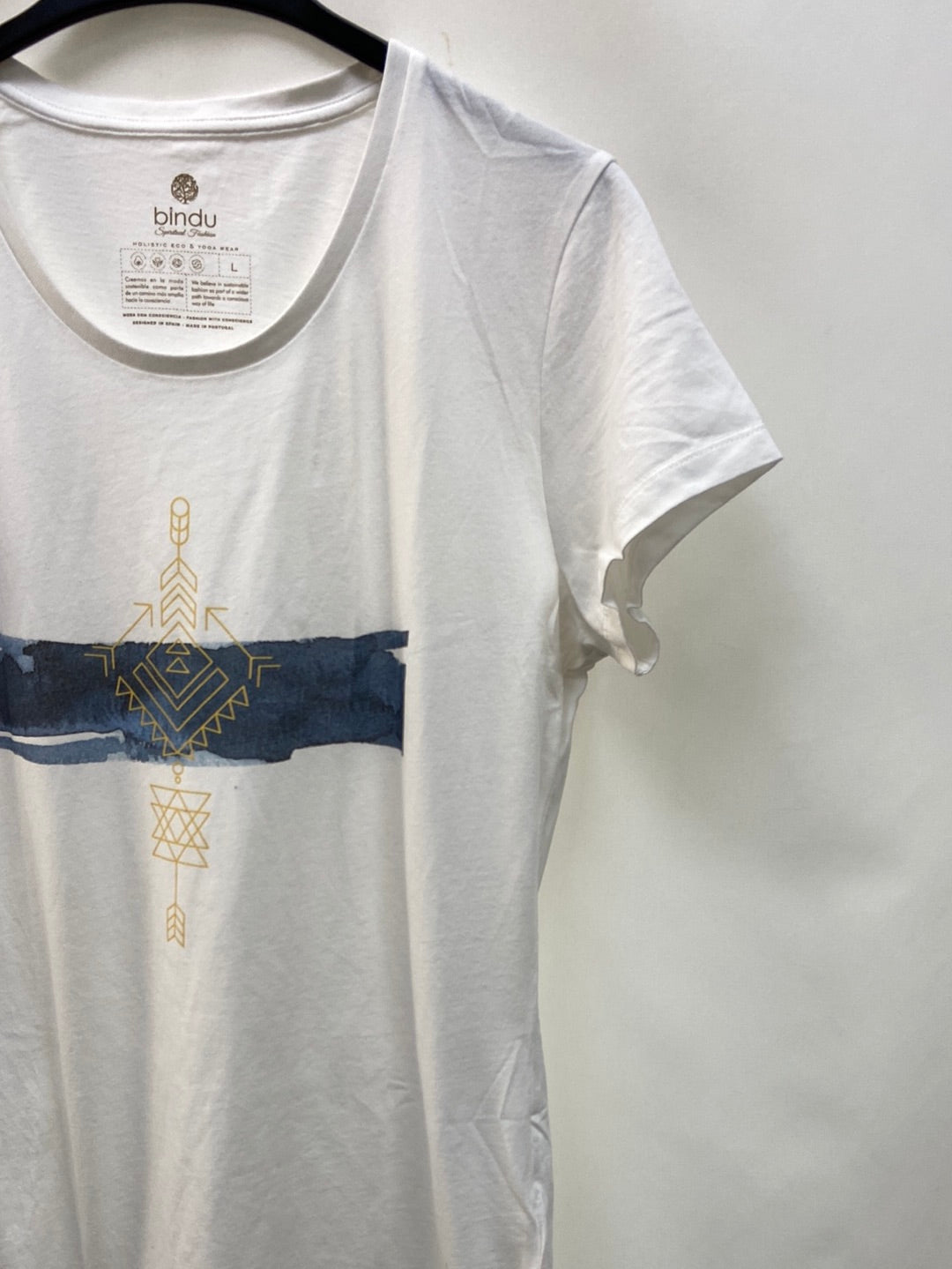 BINDU.White T-shirt drawing Tl