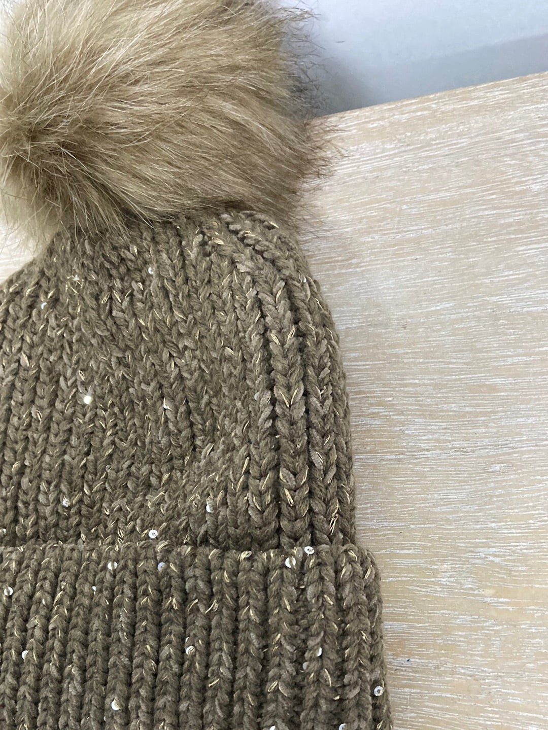 OTHERS. Beige pompom hat