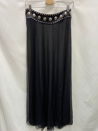 POPCORN. Falda larga negra tachuelas T.u(34/36)