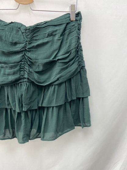 OTHERS. Short green gathered skirt TL