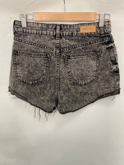 MANGO.Shorts grises efecto lavado T.36