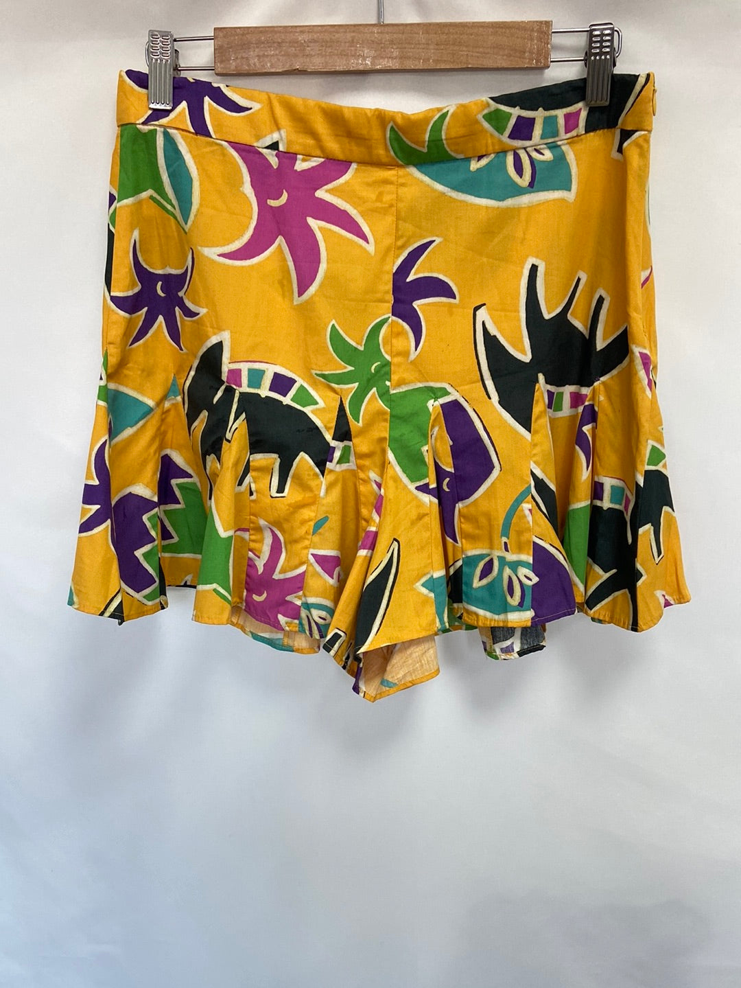 ZARA.Shorts estampado formas T.L