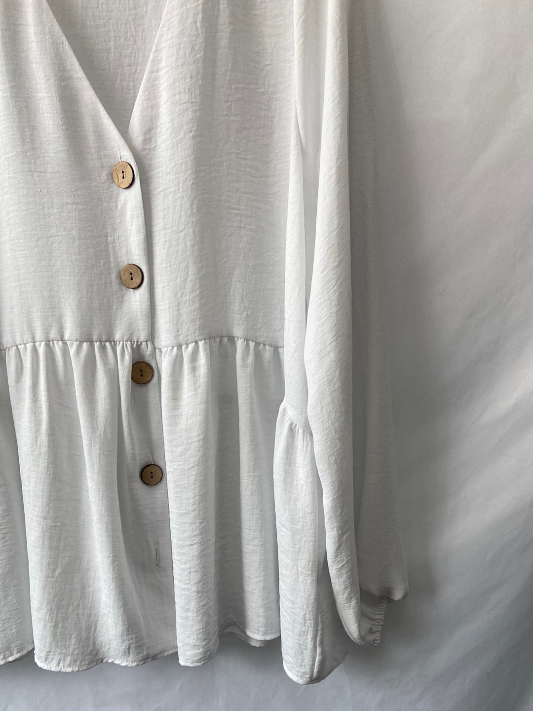 PRIMARK.Blusa blanca botones T.40