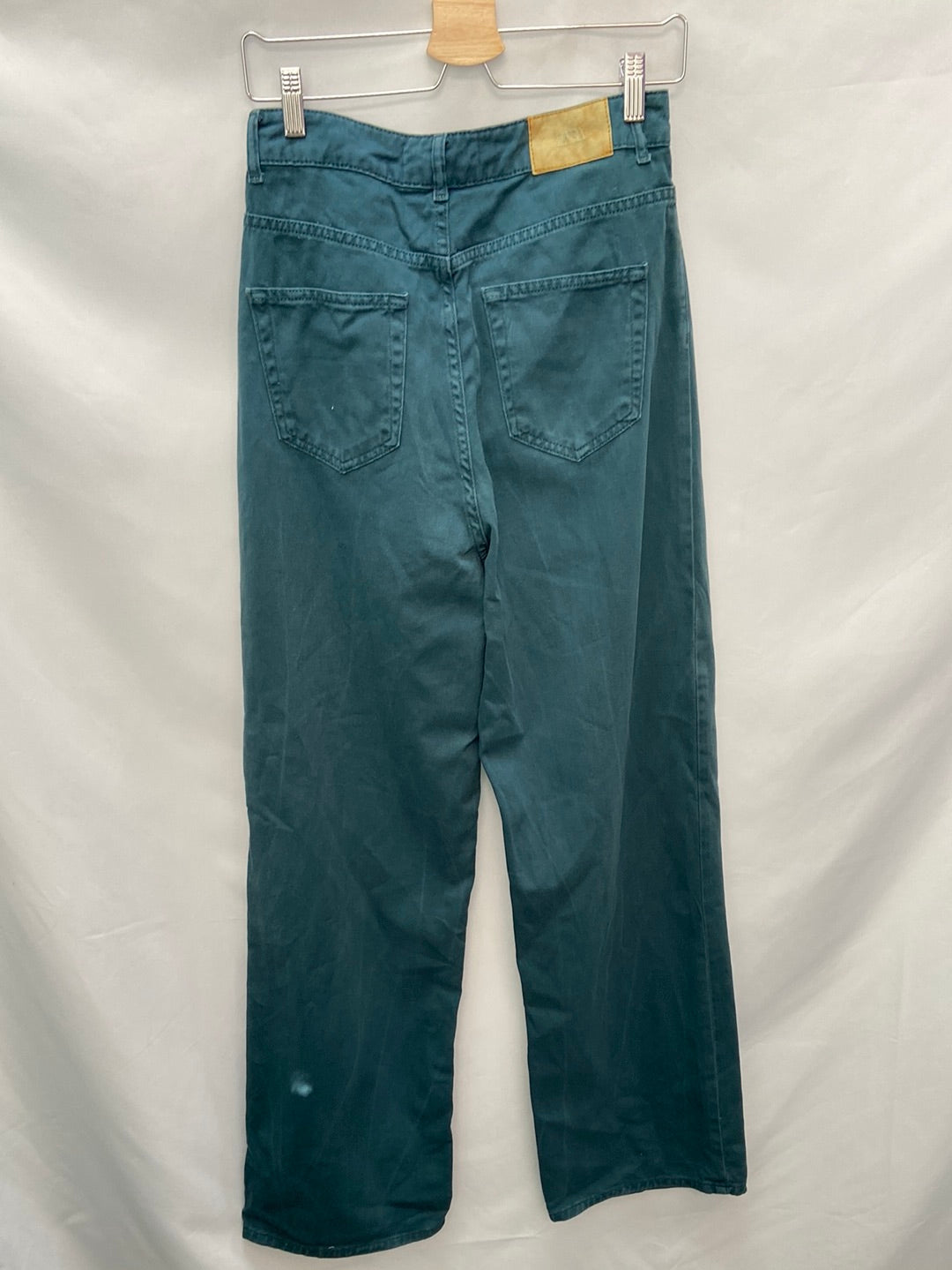 ZARA.Pantalones verdes anchos T.40