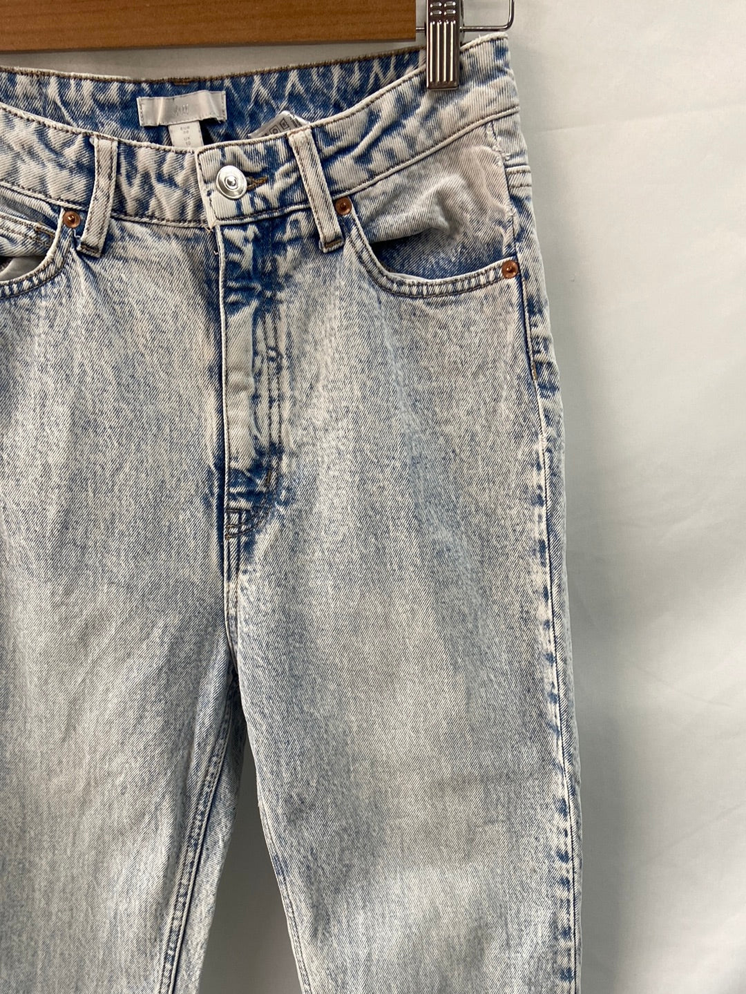H&amp;M. Light denim pants S.38
