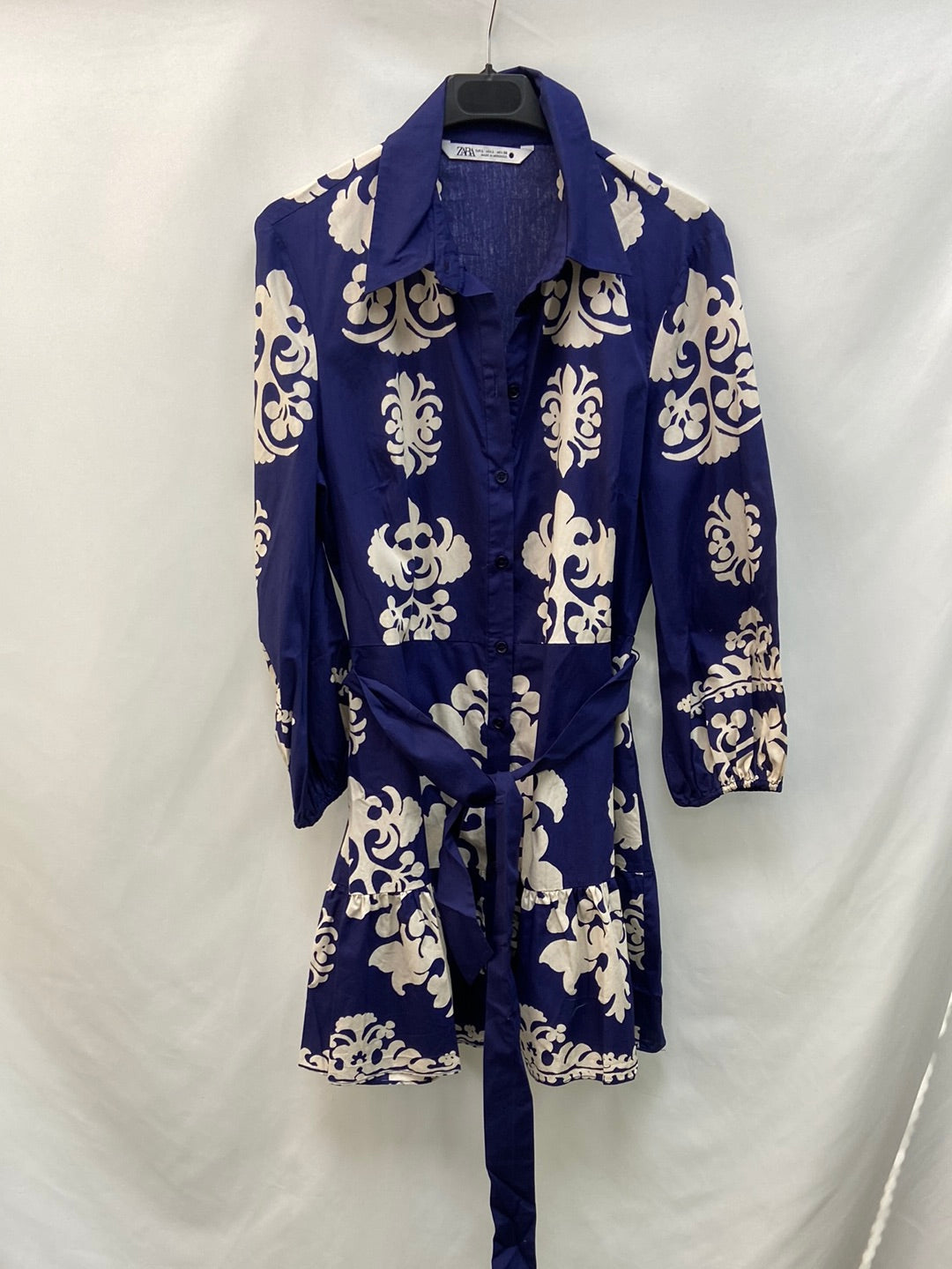 ZARA. vestido corto estampado T.M